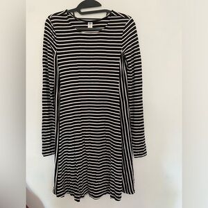 Old Navy Black and White Striped Top